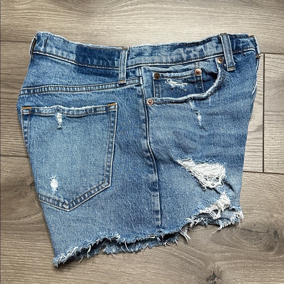 Abercrombie & FitchThe Mom High Rise Curve Love Stretch Blue Jean Shorts Size 26 - Picture 2 of 9